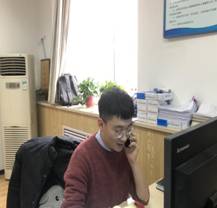 2026世界杯官网侯勇老师和受资助学生家庭2